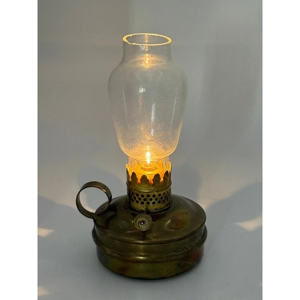 Vintage Brass Battery Operated Hurricane Lamp Portable Glass Chimney Lantern